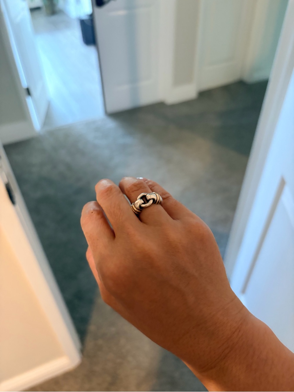 RARE Tiffany & Co. Sterling Silver & Gold Interlocking Knot Ring - Picture 7 of 10